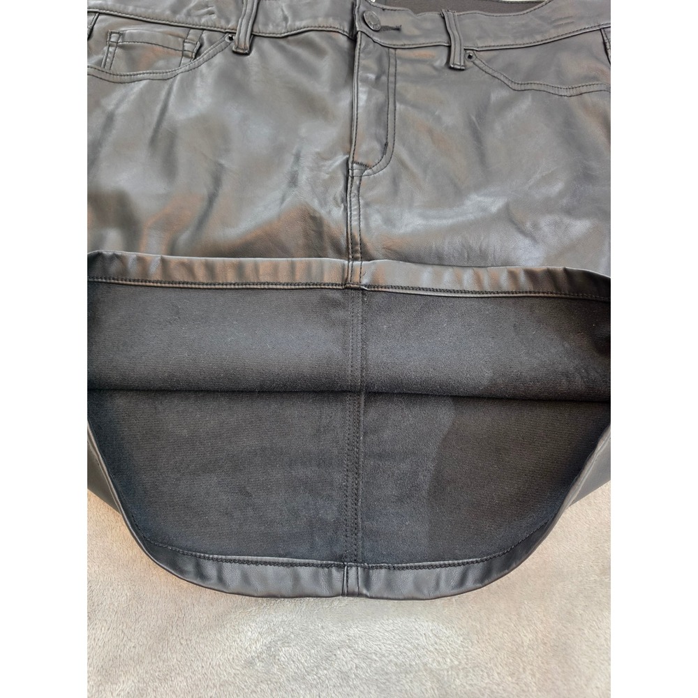 Torrid Black Faux Leather Mini Skirt Womens 14 Elastic Waist 5 Pocket Edgy Matte - Picture 4 of 9